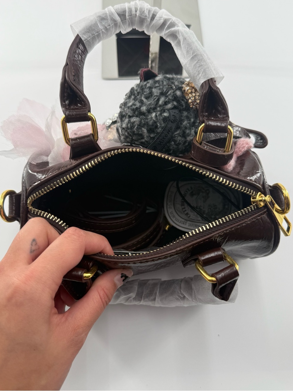 Hirono bear dear birds Embellished Mini Satchel Bag in Dark Brown - Picture 3 of 3